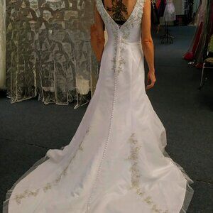 Moda bella wedding dress